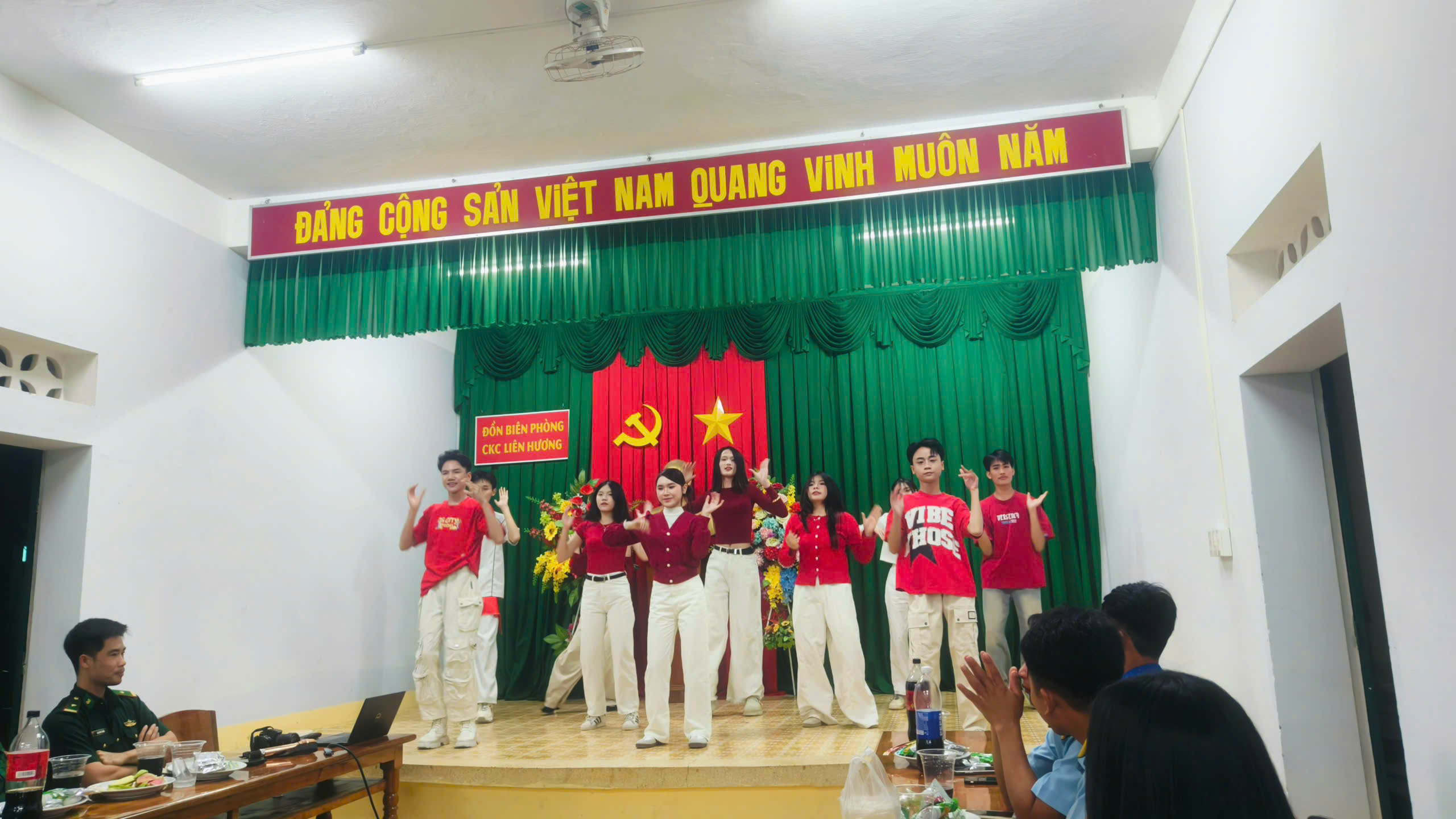 giao luu don bien phong THPT Tuy Phong 08