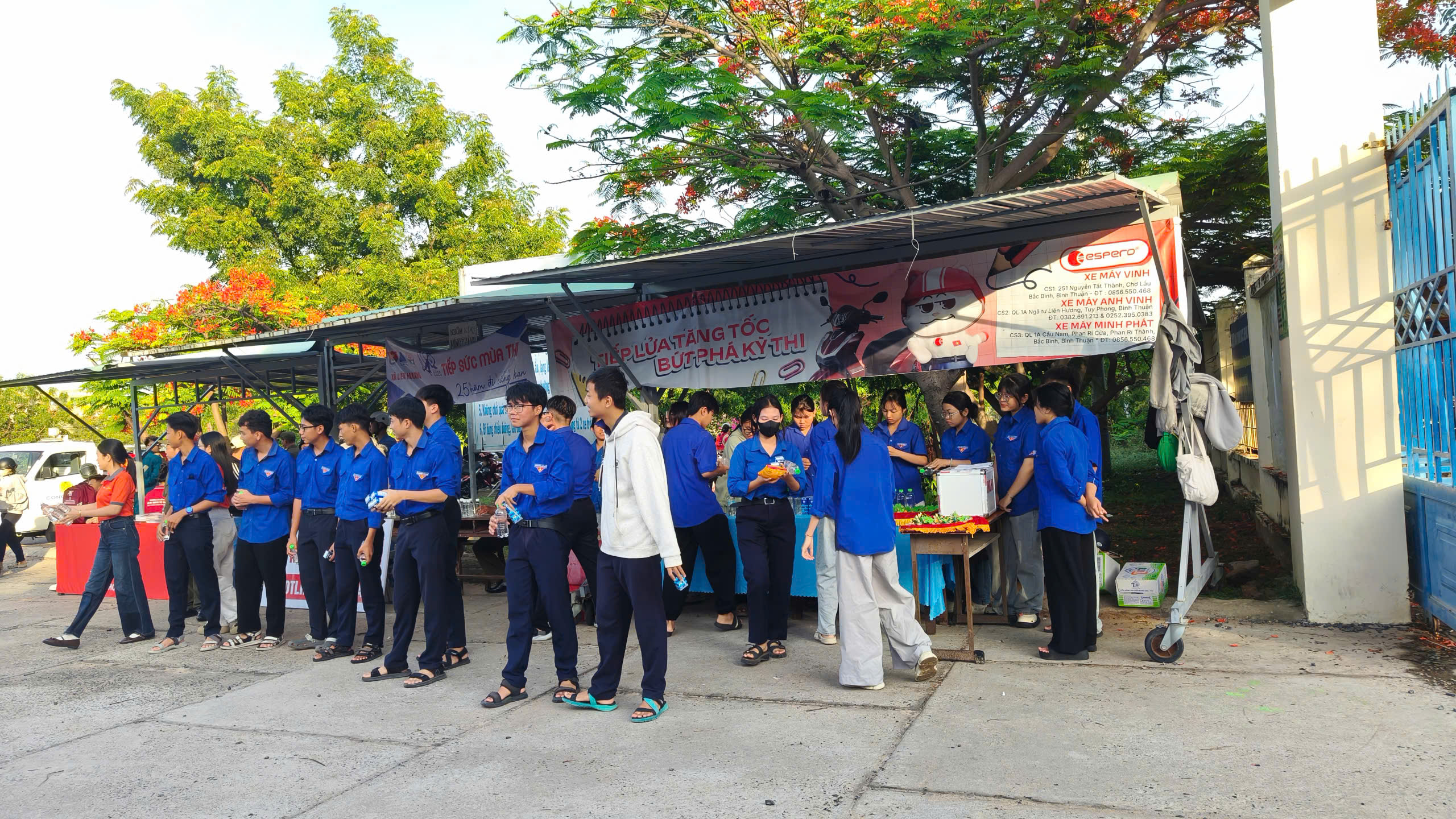 tiep suc mua thi 2026 THPT Tuy Phong 06