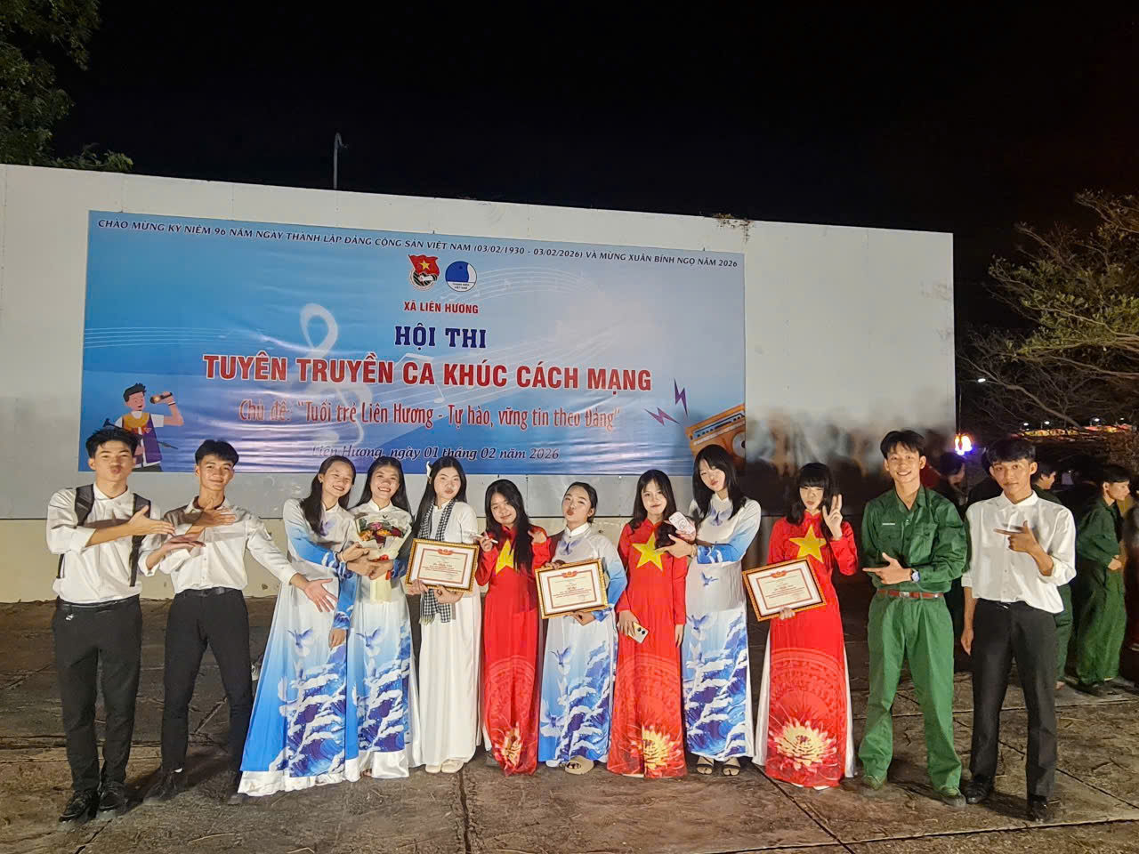tuyen truyen ca khuc cach mang THPT Tuy Phong 05